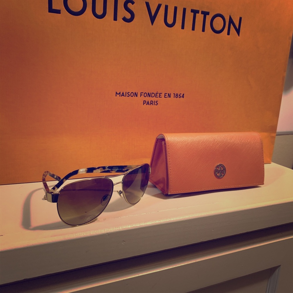 Tory Burch Aviator Sunglasses